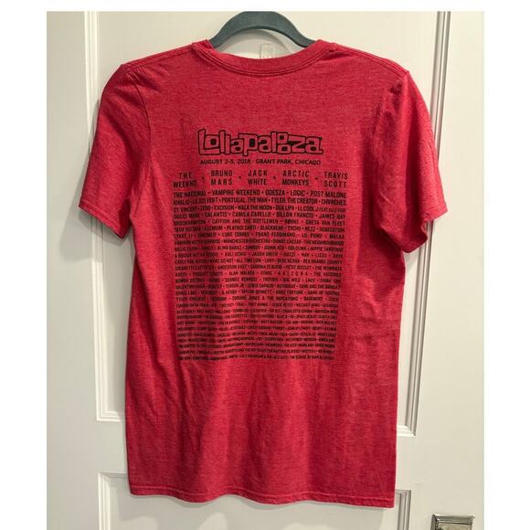 Lollapalooza 2018 Tee Shirt Bands on Back Size Small - Picture 4 of 5